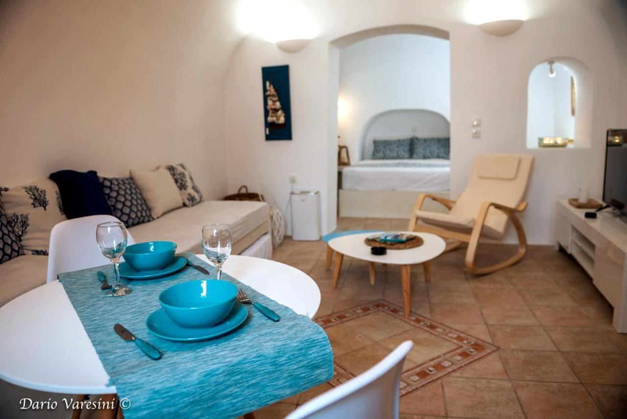 Villa Santorinian Lava House à Pýrgos Extérieur photo
